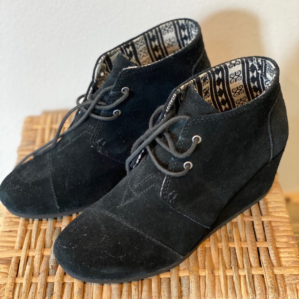 TOMS Women’s Black Suede Booties